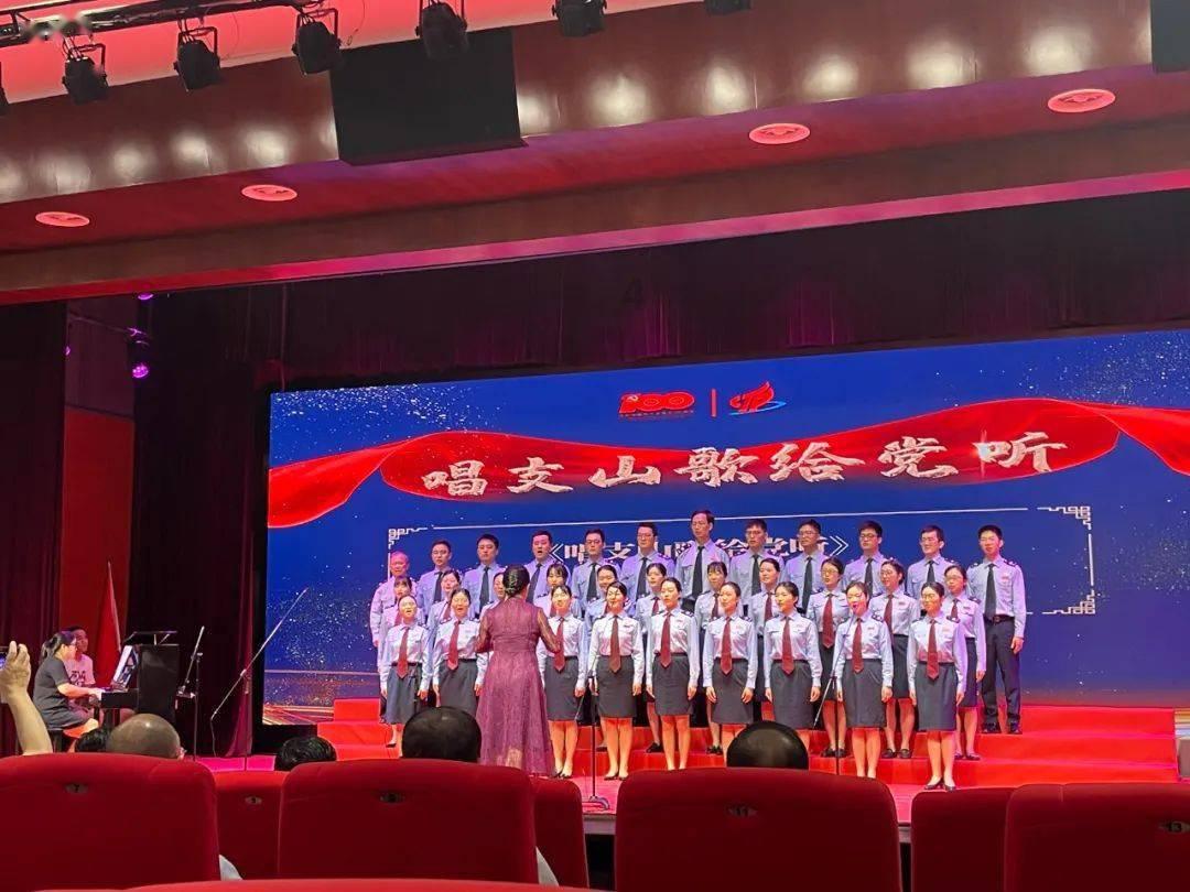 防冻液桶的盖子怎样打开